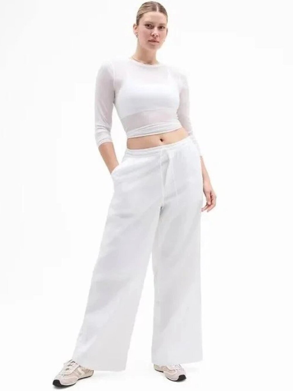 NEW Athleta Bright White Lightweight Drift Poplin Pants